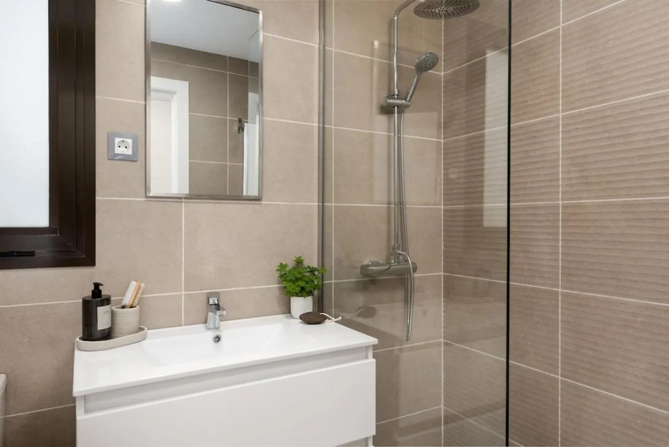 Apartment Centrum Estepona 900M Van Het Strand Spain